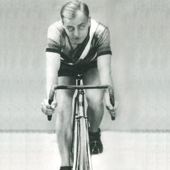 Józef Lange. Dwukrotny olimpijczyk z Paryża i Amsterdamu, pierwszy polski medalista olimpijski (1924) i pierwszy szosowy mistrz Polski (1921).